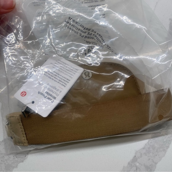 LULULEMON DUAL POUCH WRISTLET IN ALLSPICE/TRENCH - Picture 7 of 8